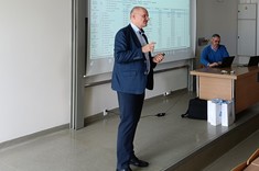 Wykład pt.: „Co warto wiedzieć o tworzeniu i wdrażaniu rozwiązań IT dla logistyki przedsiębiorstw?”,