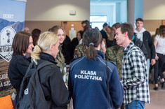 Uczniowie czekający na kolejną prezentację, fot. A. Surowiec