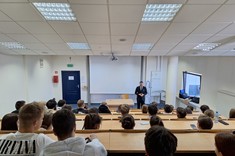 Kariera w chmurach – spotkanie z członkiem załogi pokładowej PLL LOT,