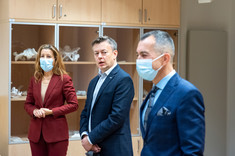 Prof. J. Strojny, prof. B. Zatwarnicka-Madura i prof. G. Ostasz podczas inauguracji 6. edycji studiów podyplomowych na kierunku Project Manager, fot. A. Surowiec