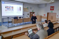 Prof. Rüdiger Grascht prezentuje jeden z bloków omawianego oprogramowania,