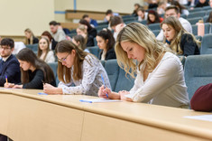 Egzamin dyplomowy na kierunku logistyka,