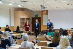 Uczestnicy i profesorowie Wydziału Zarządzania podczas inauguracji 6. edycji kierunku Project Manager, fot. A. Surowiec