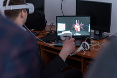 Wizyta gości w Laboratorium technologii wizualnych i rzeczywistości rozszerzonej,