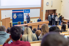 Studenci podczas prelekcji.