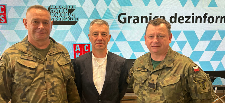 Od lewej: gen. dyw. dr K. Radomski, prof. PRz G. Rosłan i gen. bryg. Piotr Kriese, fot. Justyna Lipińska