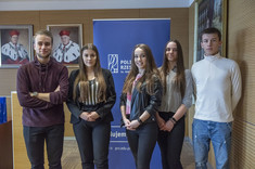 Studenci z Koła Naukowego Finansów i Zarządzania, fot. B. Moty