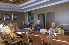 Spotkanie władz uczelni i wydziału z przedstawicielami służb mundurowych