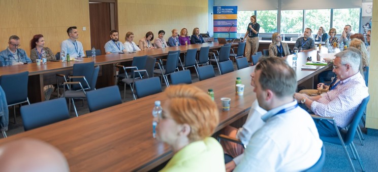 Konferencja „Wypalenie zawodowe – indywidualne przeżycie, wspólny problem, zbiorowa odpowiedzialność”,
