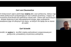 Wystąpienie prof.  Piotra Deli. Zrzut ekranu ze slajdem prezentacji i miniaturą prezentującego. 