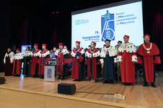 Pracownicy Wydziału Zarządzania uhonorowani odznaczeniami podczas inauguracji 75-lecia PRz