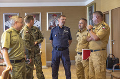 Spotkanie władz uczelni i wydziału z przedstawicielami służb mundurowych