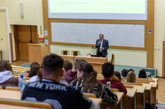 Wykład pt.: „Co mówią zwłoki w kontekście medycznym i kryminalistycznym”;