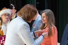 Wojewoda Podkarpacki Ewa Leniart wręcza odznaczenia państwowe