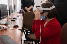 Wizyta gości w Laboratorium technologii wizualnych i rzeczywistości rozszerzonej,