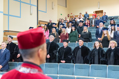 Absolwenci Wydziału Zarządzania podczas graduacji, fot. A. Surowiec.