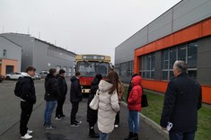 Zajęcia praktyczne studentów logistyki na terenie zajezdni MPK w Rzeszowie,