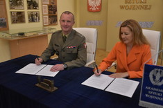 płk. prof. T. Jałowiec, prof. PRz. B. Zatwarnicka-Madura,