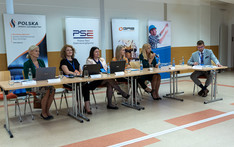 Uczestnicy konferencji podczas panelu