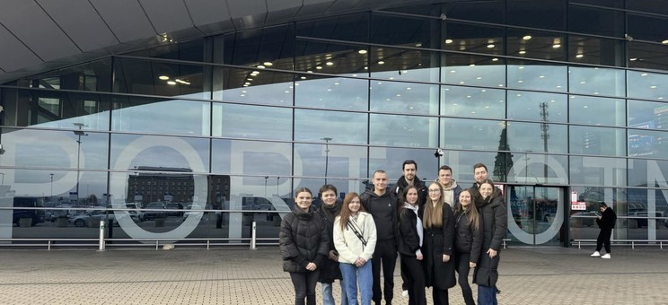 Studenci logistyki z wizytą studyjną w Porcie Lotniczym Rzeszów-Jasionka,