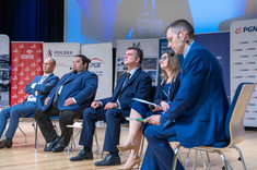 Uczestnicy konferencji podczas panelu dyskusyjnego, fot. A. Surowiec