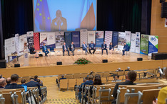 Uczestnicy konferencji podczas panelu