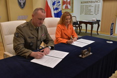 płk. prof. T. Jałowiec, prof. PRz. B. Zatwarnicka-Madura,