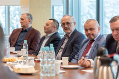 Pracownicy WZ i członkowie Rady Biznesu, fot. Arkadiusz Surowiec